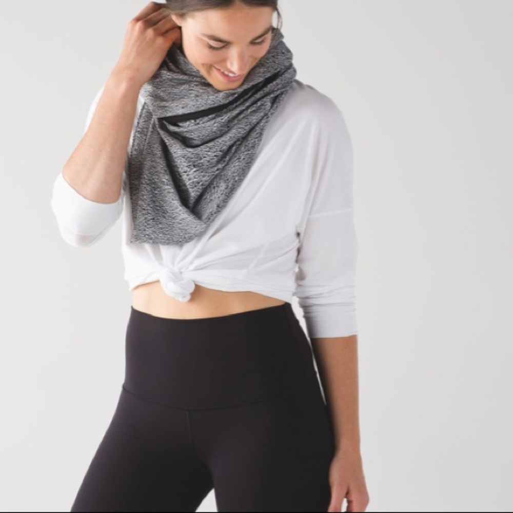 Lululemon Vinyasas Scarf/ Wrap